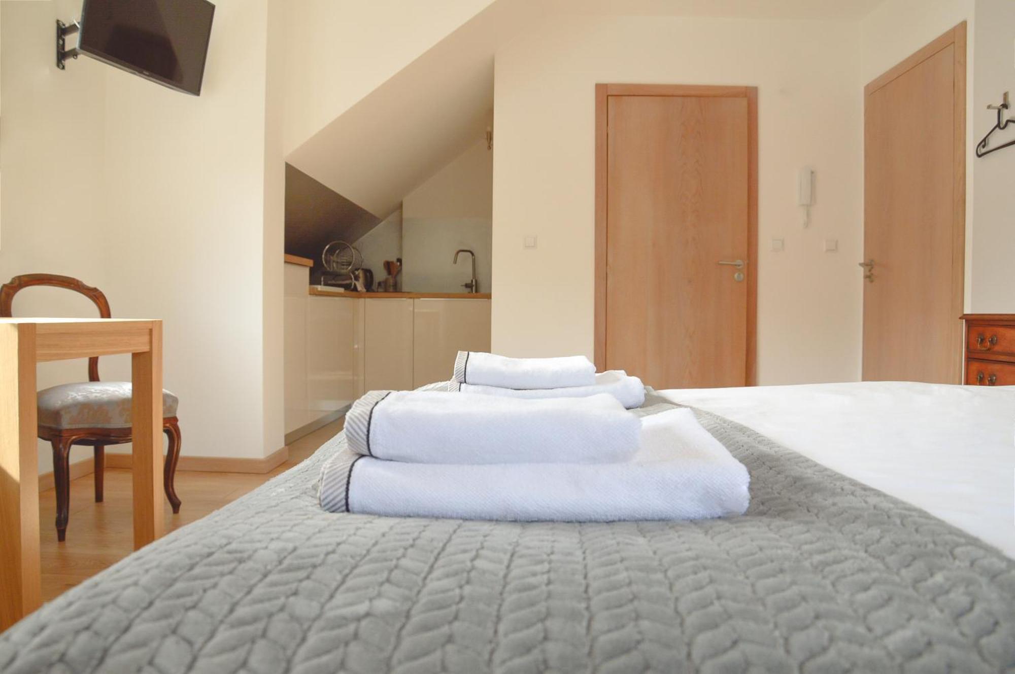 Apartamenty Agroturystyczne Papiernia Niedźwiedź Buitenkant foto
